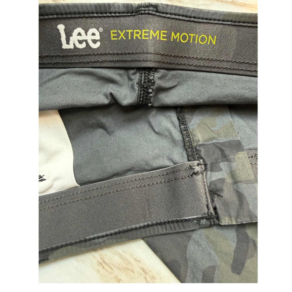Lee Mens Extreme Motion Camo Cargo Shorts Grey Olive Green Size 42 112314445 - Picture 6 of 7